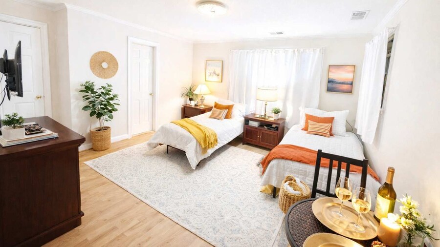 Huge 3BD Home Near Dc - 8 Mins to Downtown va