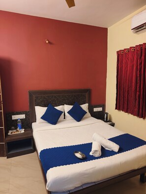 Standard Room - Hotel Nisha (Metgutad)