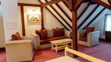 غرفة ديلوكس مزدوجة - منظر للمدينة | منطقة المعيشة