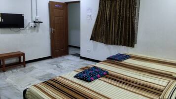 Family Room, Hill View