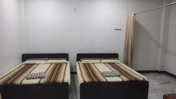 Family Room, Hill View