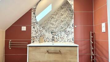 Hiustenkuivaaja, vessapaperi