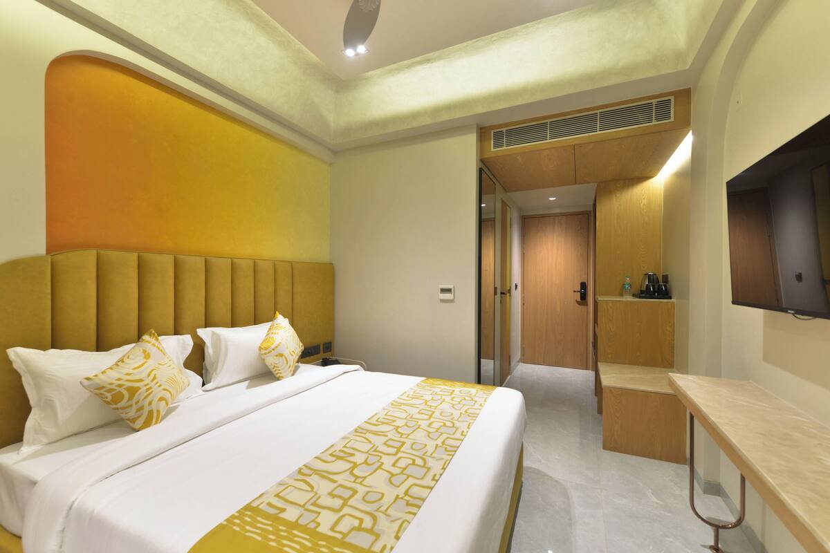 Phòng đôi Premium, quang cảnh thành phố | Két bảo mật tại phòng, bàn, khu vực làm việc phù hợp cho laptop 