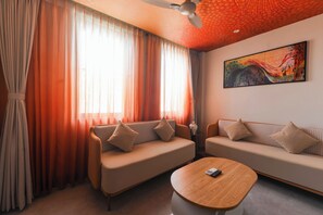Presidential Suite, City View - Bhagwati Luxuria Hotel (INDORE)