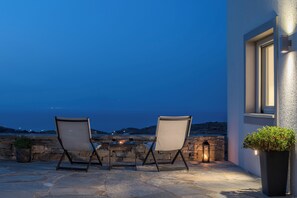 Terrace/patio - NEVERMIND VACATIONS VILLAS (Kea)