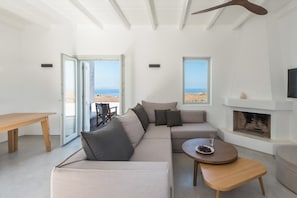 Villa luxueuse, vue sur la piscine | Aire de séjour