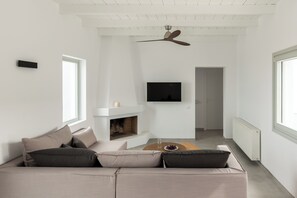 Luxe villa, uitzicht op zwembad | Woonruimte