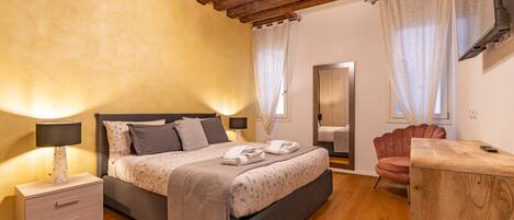 2 室のベッドルーム、アイロン / アイロン台、WiFi、ベッドシーツ