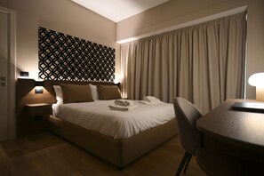 1 chambre, bureau, fer et planche à repasser, Wi-Fi gratuit