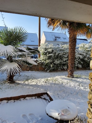 Unclassified image, 3 of 18, button - Vrbo Property (Bondoufle)