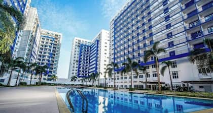 Urban Oasis at A&K Vibes City-View Condo