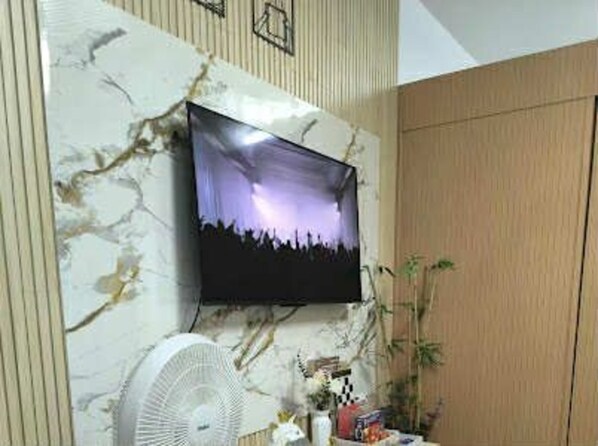 Signature Condo, 1 Bedroom, Non Smoking, City View - Urban Oasis at A&K Vibes City-View Condo (Quezon City)