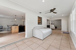 House - Luxury House - Sleeps 8 Golf Disney Family Fun (Orlando)