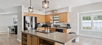 Luxury House - Sleeps 8 Golf Disney Family Fun