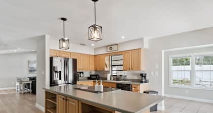 Luxury House - Sleeps 8 Golf Disney Family Fun