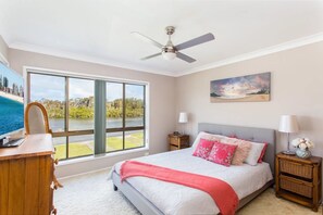 3 bedrooms, iron/ironing board, free WiFi, bed sheets - Waterfront Holiday Home in Tuncurry (Tuncurry)