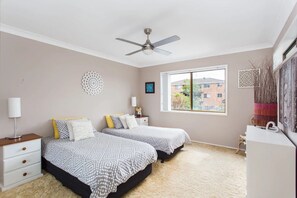 3 habitaciones, tabla de planchar con plancha y wifi gratis 