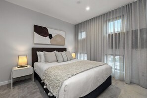 2 chambres, fer et planche à repasser