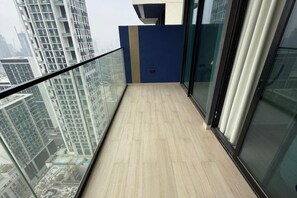 Property grounds - Elegant 1BR Apartment at Binghatti Corner with 2 Baths, Pool & Gym, JVC Dubai (Dubai)