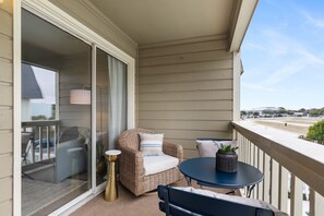Property grounds - Newly Renovated | 2 BR Condo w Pool | Steps to Beach w Pier Access (Isle of Palms)