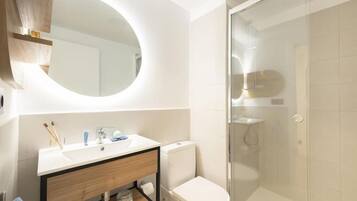Shower dan handuk