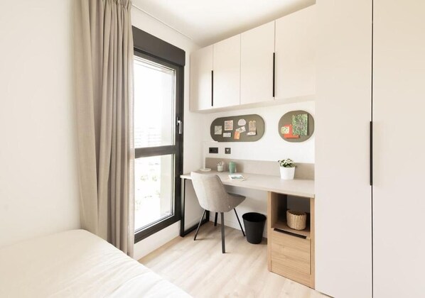 Appartement, 2 chambres | Bureau, accès au Wi-Fi (inclus)