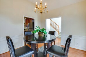 House (4 Bedrooms) | Interior - Great for Families! Suburban Home in Ruther Glen (Ruther Glen)