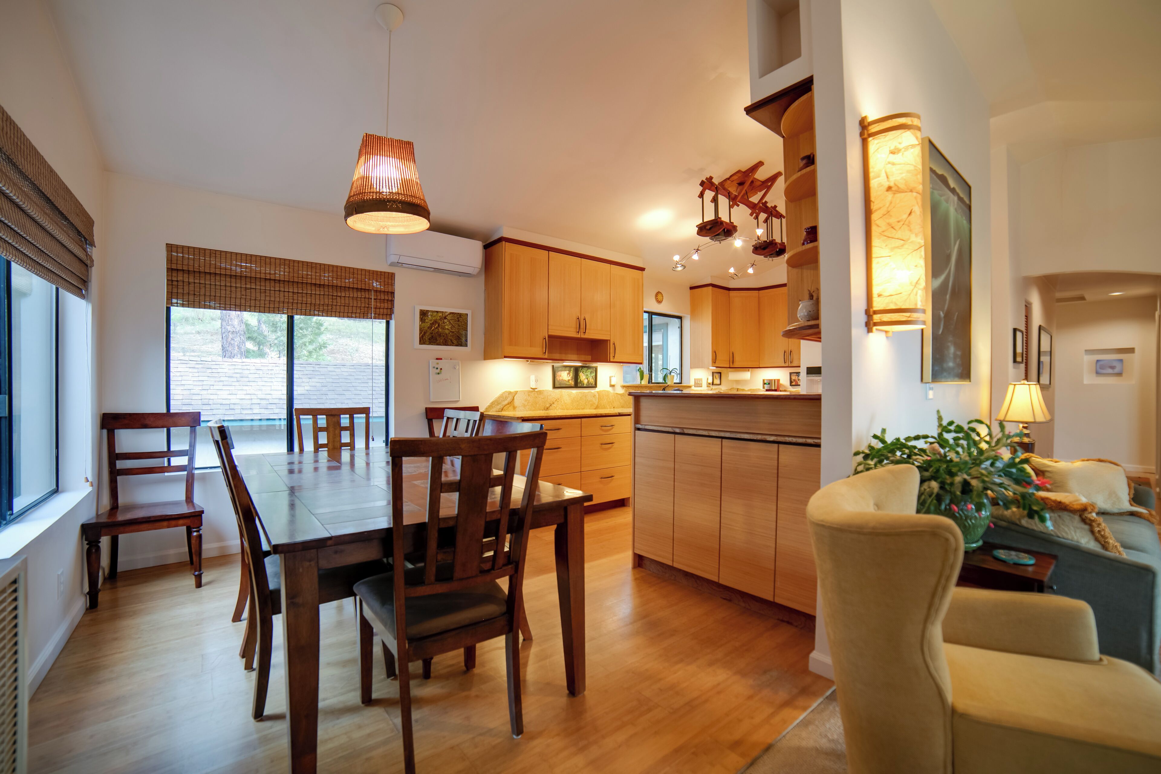 المنشأة من الداخل