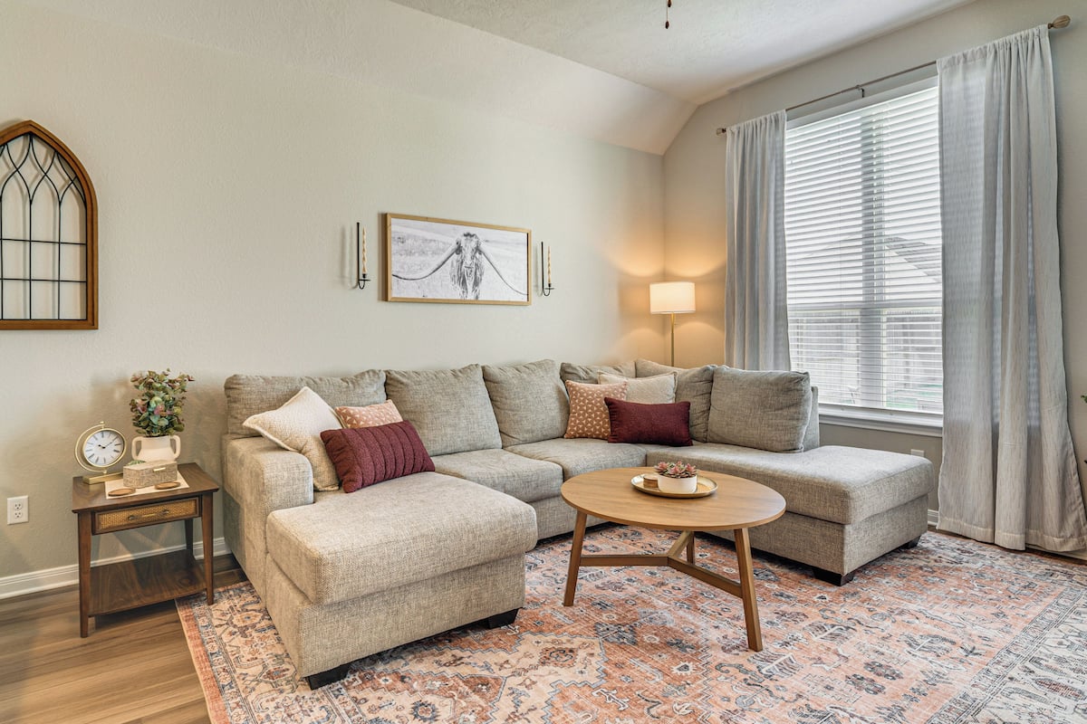 House (3 Bedrooms) | Front of property