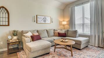 House (3 Bedrooms) | Front of property