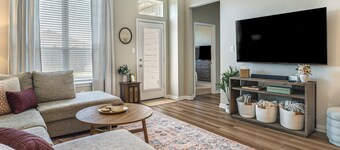 Texas A&M Game Day Hub: Family Retreat w/ Yard