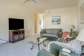 Interior - Pool Access & Pond Views: Longs Home Near Golf! (Longs)