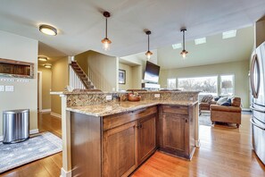 Interior - Lakefront Escape w/ Deck: 10 Mi to Ann Arbor! (Whitmore Lake)