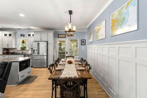Dining - Tide & Time Again | Fenced in Backyard! (Tybee Island)
