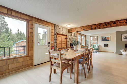 Ski-in/ski-out Group Getaway in Downtown Govy