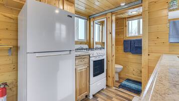 Apartment (0 Bedroom) | Interior