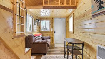 Apartment (0 Bedroom) | Interior