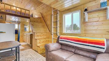 Apartment (0 Bedroom) | Interior