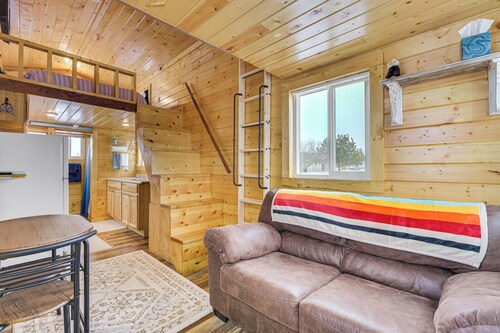 Cute Couple's Tiny Home, 8 Mi to Downtown Helena!