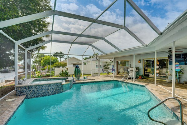Boat Dock & Hot Tub: Canal-front Cape Coral Gem! - Fort Myers