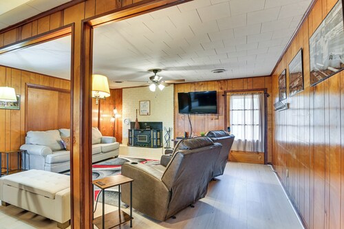 2 Mi to MSU Campus! Family Abode w/ Spacious Yard