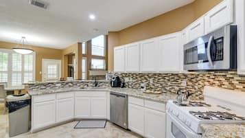 House (5 Bedrooms) | Bahagian dalam