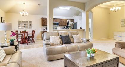 1 Mi to Lake Pflugerville! Charming Family Home