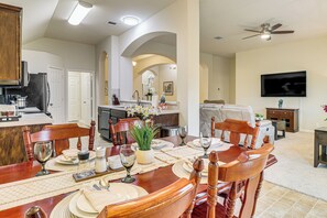 House (3 Bedrooms) | Interior - 1 Mi to Lake Pflugerville! Charming Family Home (Pflugerville)
