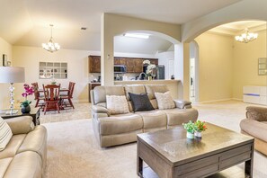 House (3 Bedrooms) | Interior - 1 Mi to Lake Pflugerville! Charming Family Home (Pflugerville)