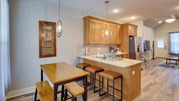 House (2 Bedrooms) | Interior