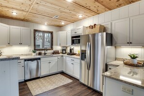 House (3 Bedrooms) | Interior