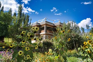 Property grounds - Semba Retreat (Hunder)