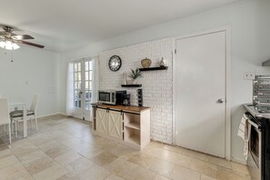 House (3 Bedrooms) | Interior - Near Hospitals & Attractions: Richmond Getaway! (Richmond)