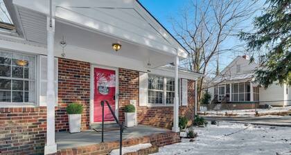 Near Hospitals & Attractions: Richmond Getaway!